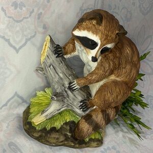 Raccoon 5619 Andrea by Sadek fine porcelain figurine 1980’s